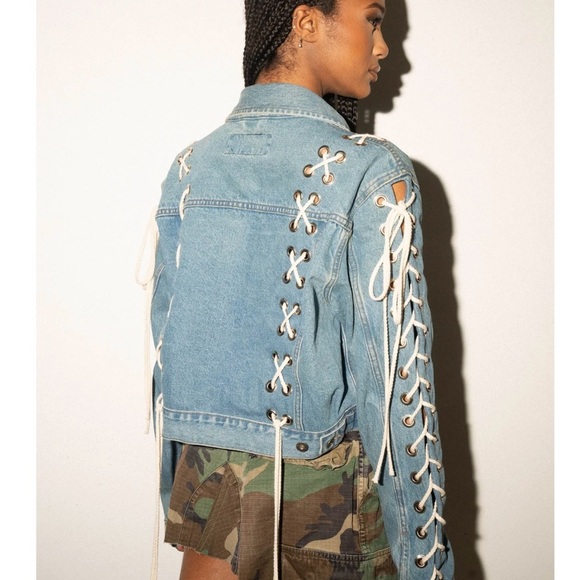 Levi's Blue Denim Jacket with White Laces - Picture 2 of 6